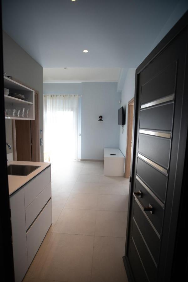 8 Boutique Suites Nea Poteidaia Bagian luar foto