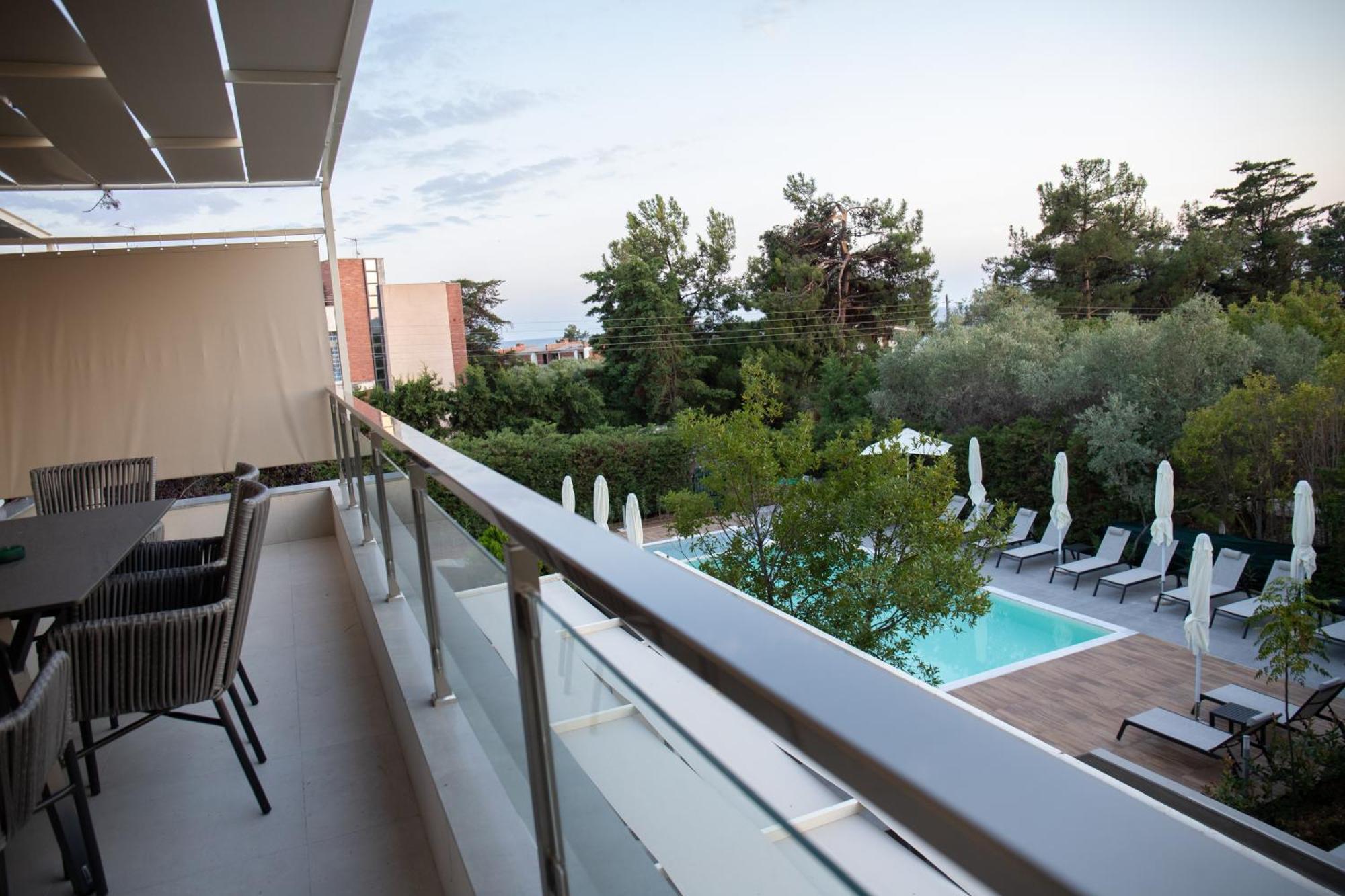 8 Boutique Suites Nea Poteidaia Bagian luar foto