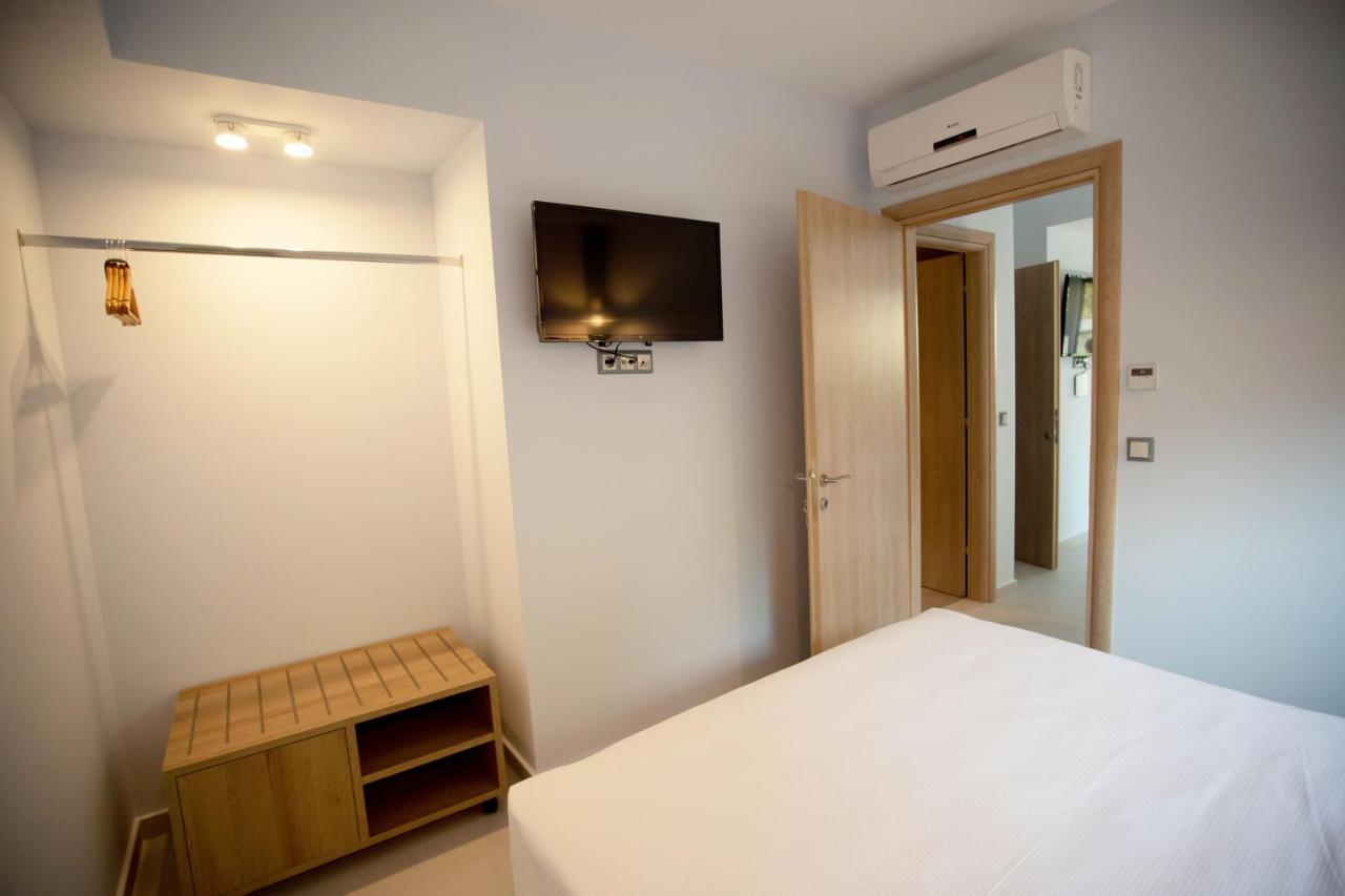 8 Boutique Suites Nea Poteidaia Bagian luar foto