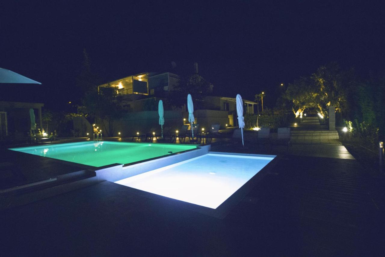 8 Boutique Suites Nea Poteidaia Bagian luar foto